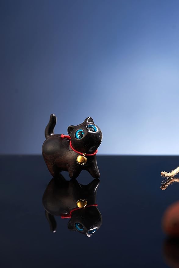 Green Sandalwood Hand Carved Wood Cat Statue, Modern Style, Lovely Gift Home Decor Figurine Table Decoration 【Ebony Lucky Cat】