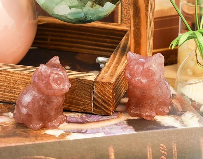 DUQGUHO Cat Decor Strawberry Quartz Cat Crystal Figurines Crystals Gifts for Cat Lovers Men Women Lucky Cute Cat Statue for Room Desk Decor 1PC