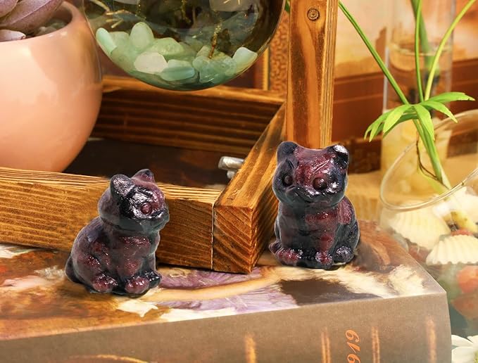 DUQGUHO Red Garnet Cat Gifts Decor Cat Crystals Figurines Gifts for Women Lucky Cute Cat Statue Room Desk Decor for Women Men 1PC