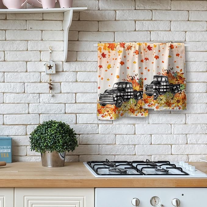 Giwawa Fall Plaid Truck Hand Towels Set of 2 Pumpkin Harvest Decorative Fingertip Towels Soft Face Towel for Bathroom Home Hotel Kitchen Decor