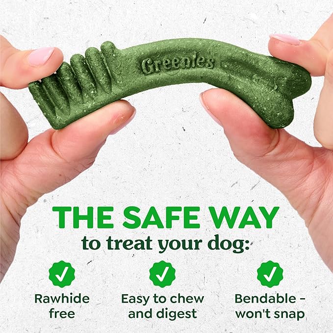 Greenies Veterinarian-Recommended Adult Natural Dental Dog Treats Regular Size, Dog Dental Chews, Original Flavor, (4) 18 Count Packs (72 Treats Total)